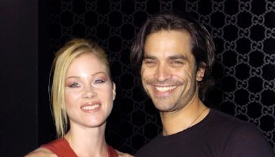 Johnathon Schaech Says Ex Christina Applegate ‘Will Prevail’ in MS Battle