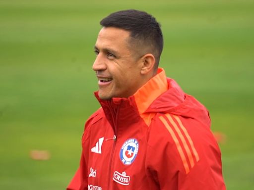 Alexis Sánchez llega a Juan Pinto Durán y la reacción de uno de sus compañeros es inesperada: “Fan”