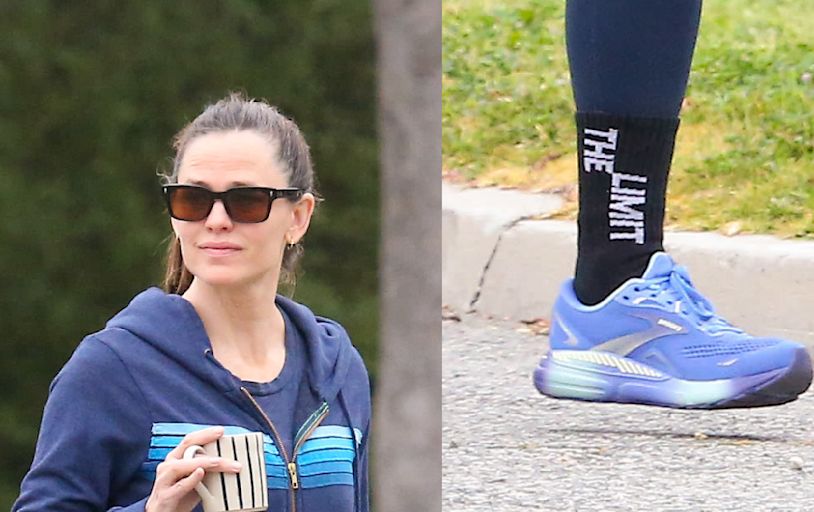 Jennifer Garner Laces Into Blue Brooks Sneakers in Los Angeles