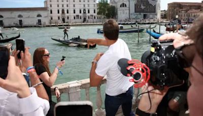 Brady Goes 'Viral in Venice,' Throws Pass in Italy: VIDEO