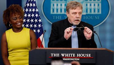 ‘Star Wars’ actor Mark Hamill stops by White House briefing