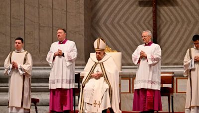 En la celebración del Jueves Santo, el papa Francisco pidió a los sacerdotes liberarse de egoísmos y llorar por los demás