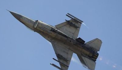 Close shave between Russian fighter jet and US F-16