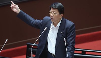 黃暐瀚：民進黨立委郭國文說，藍營戰台南市長不是謝龍介最強！