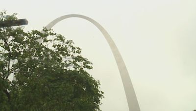 Riders briefly stuck inside Gateway Arch trams