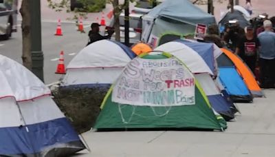 Red Comunitaria de Los Ángeles se concentra contra debate sobre legalidad de dormir en la calle