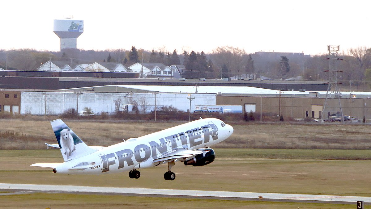 As new fed rules loom, Frontier Airlines drops most change fees amid pricing overhaul - Milwaukee Business Journal