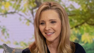 Lisa Kudrow clears air on hating studio audience laughter while taping 'Friends'