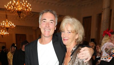 El esposo de Emma Thompson prefiere que ella sea la estrella de la familia: Ella gana mucho más