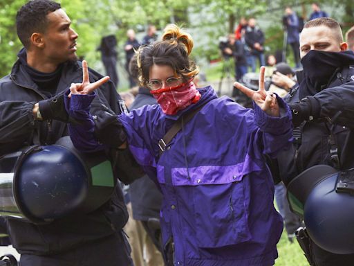 Policía berlinesa desaloja manifestantes propalestinos de la Universidad Libre de Berlín