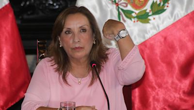 Boluarte afirma que completará el periodo presidencial hasta 2026 y pide respetar su elección