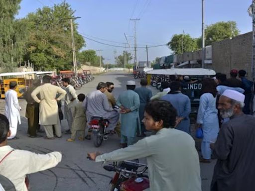 30 killed, 145 injured in armed clashes between two tribes in northwest Pakistan