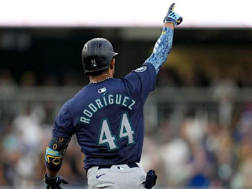 Mariners receive positive update after Julio Rodriguez leaves with ankle injury