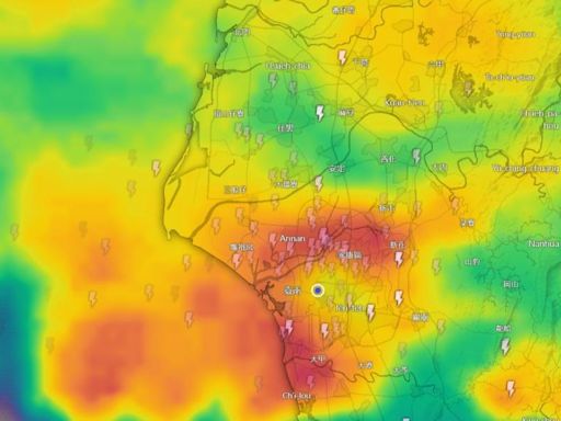 當心了！台南、高雄大雷雨狂轟 專家直呼：閃電真的好密集