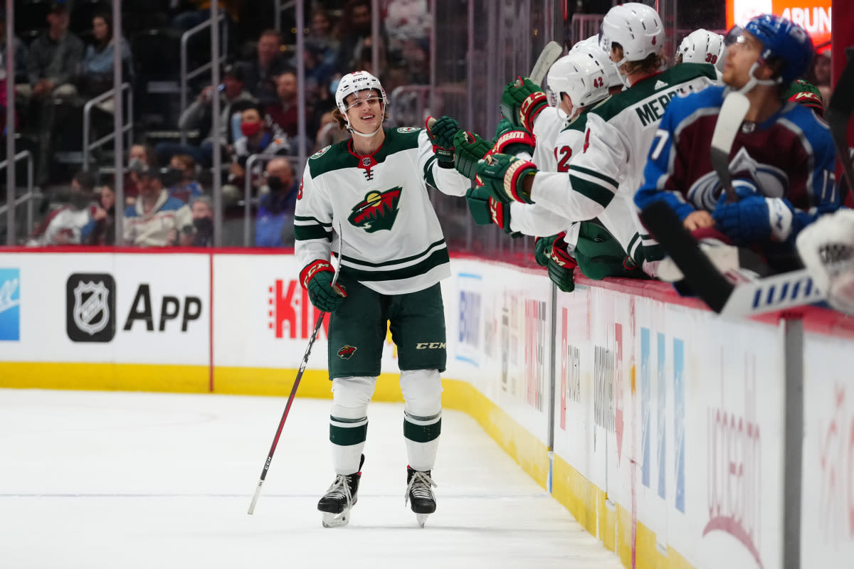 Former Wild forward signs one-year deal in New Jersey