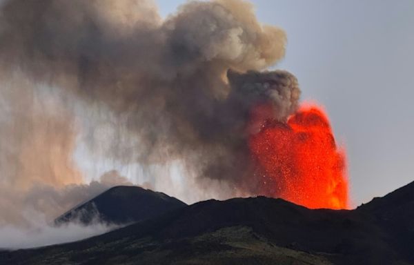 Flights suspended in Sicily's Catania as volcano erupts