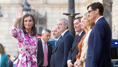 La reina Letizia visita en solitario el Ayuntamiento de Barcelona por primera vez