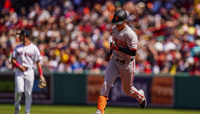 SF Giants' Mike Yastrzemski, Grandson of Carl Yastrzemski, Hits Home Run at Fenway Park