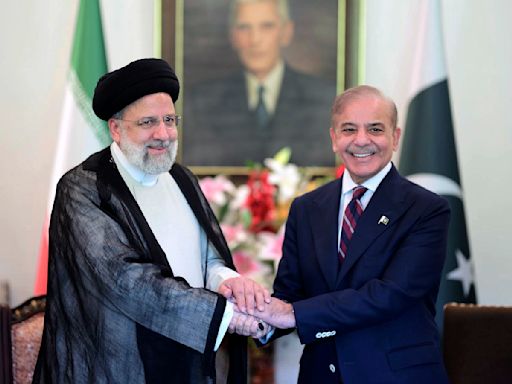 Pakistan and Iran vow to enhance efforts at a 'united front' against Afghanistan-based militants