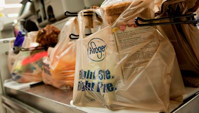 'Shouldn't be too hard,' says Kroger shopper as he calls for checkout change