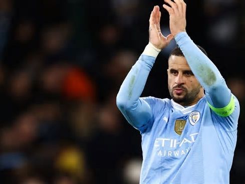 Después del escándalo por su doble vida, Kyle Walker fue padre por sexta vez