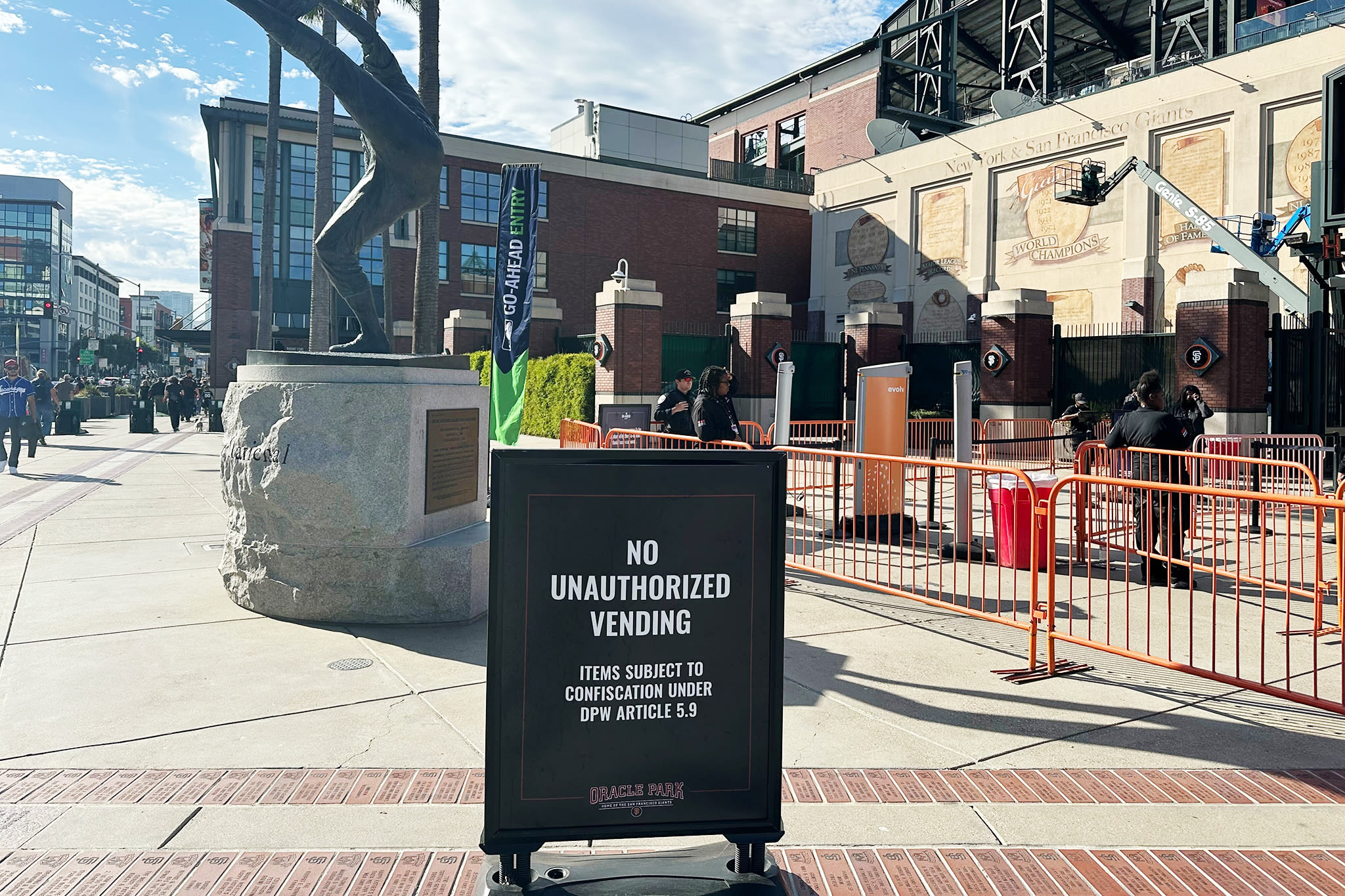 San Francisco tries, fails to stop hot dog vendors outside SF Giants games