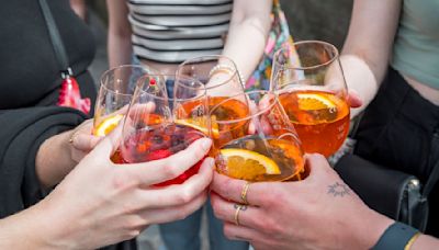 Gerücht aus dem Netz: Krebsgefahr durch Aperol Spritz?