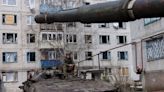 Ucrania sigue luchando en Bajmut, el día en que Finlandia se une a la OTAN