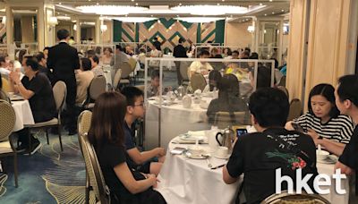【防疫措施】10月6日起餐廳放寬至12人一枱、宴會放寬至240人 快測要求不變 - 香港經濟日報 - 即時新聞頻道 - 即市財經 - Hot Talk