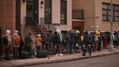 “Es como vivir en el infierno”: la odisea de las familias de migrantes alojada en refugios en Nueva York
