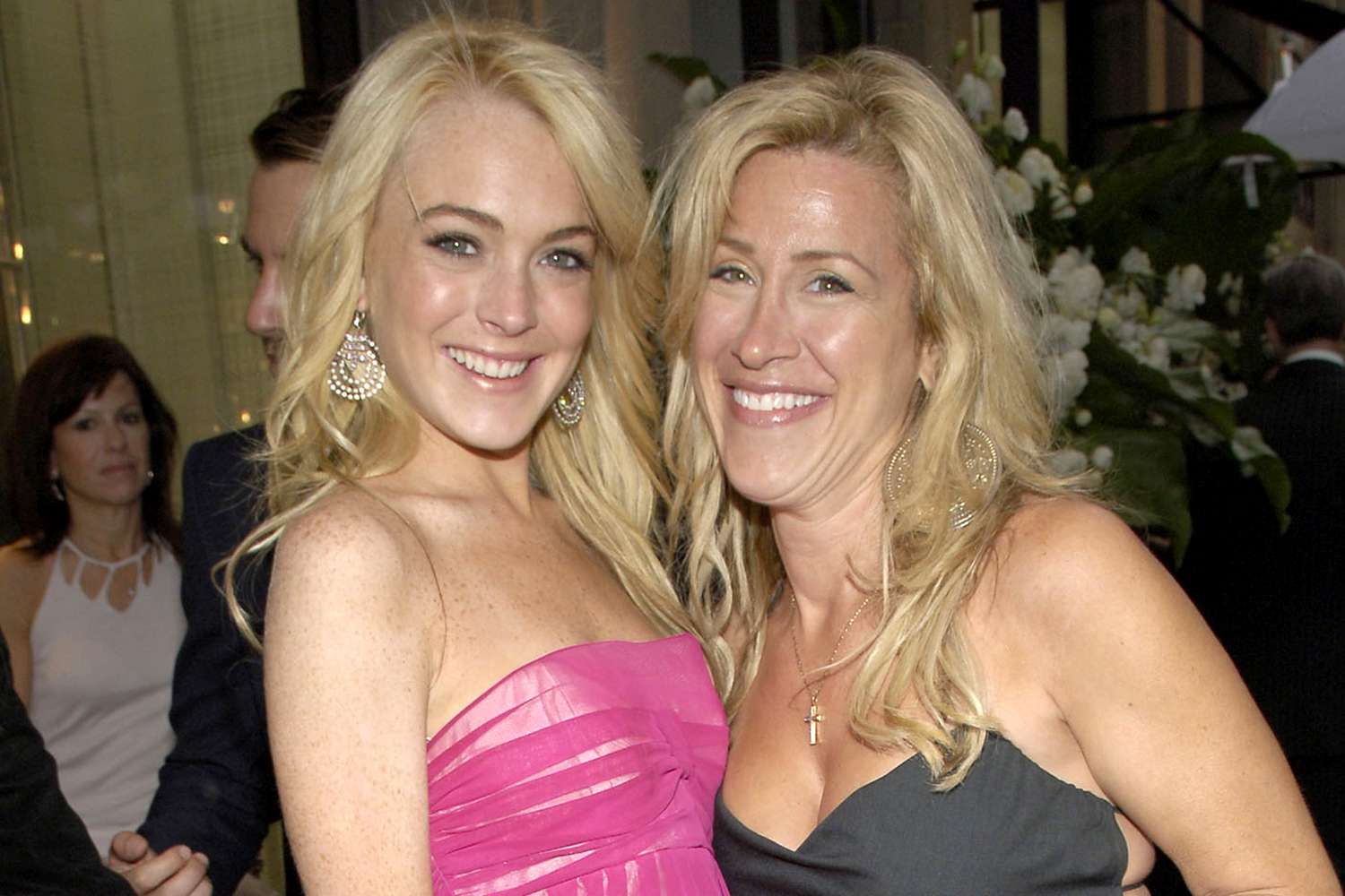 Lisa Ann Walter warned Lindsay Lohan's mom not to let her move to L.A. at 15