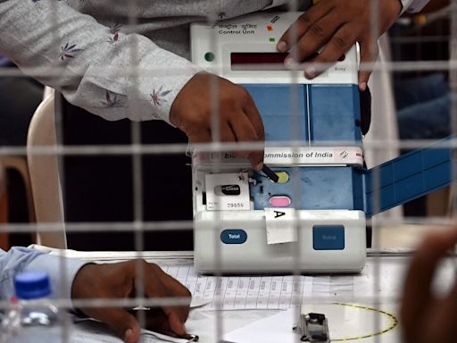 Mumbai MP Ravindra Waikar's kin booked for using phone to ‘unlock EVM’: Details