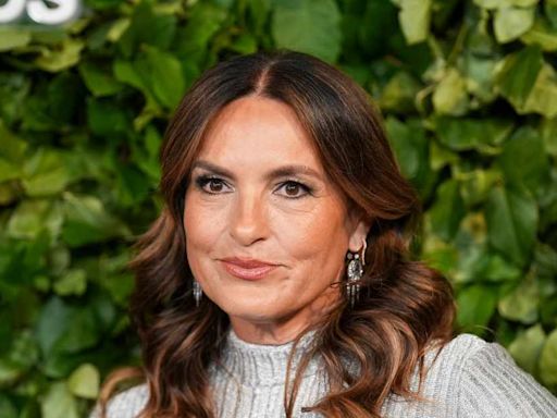 Mariska Hargitay Poses With ‘Law & Order’ Co-Star Kelli Giddish for Sweet Photo at Charity Event