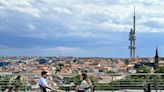 捷克慢旅行走進當地人生活區，爬上景觀咖啡廳登高眺望布拉格城市風光～
