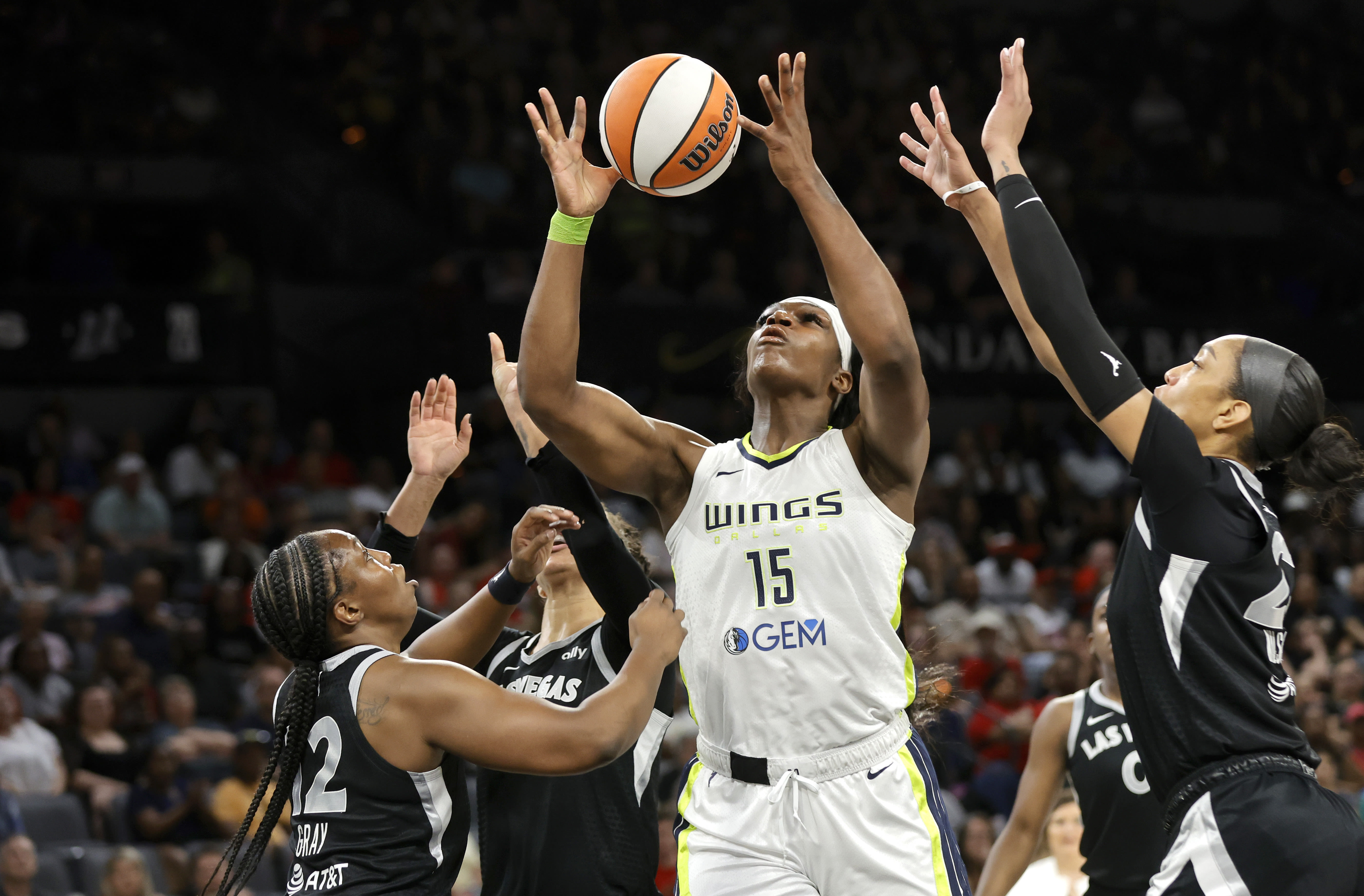 Ogwumike scores 24 with 12 rebounds as Storm beat Sky 84-71, spoil Reese's record-setting day