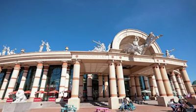 Trafford Centre evacuated after 'technical issue'