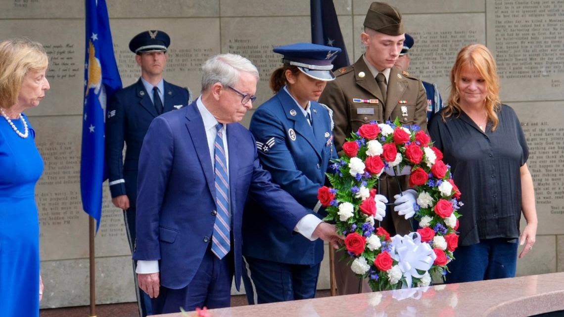 DeWine holds annual wreath-laying ceremony at Ohio Statehouse honoring fallen service members