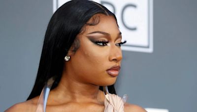 Megan Thee Stallion demandada por acoso: cantante habría tenido relaciones sexuales frente a un empleado