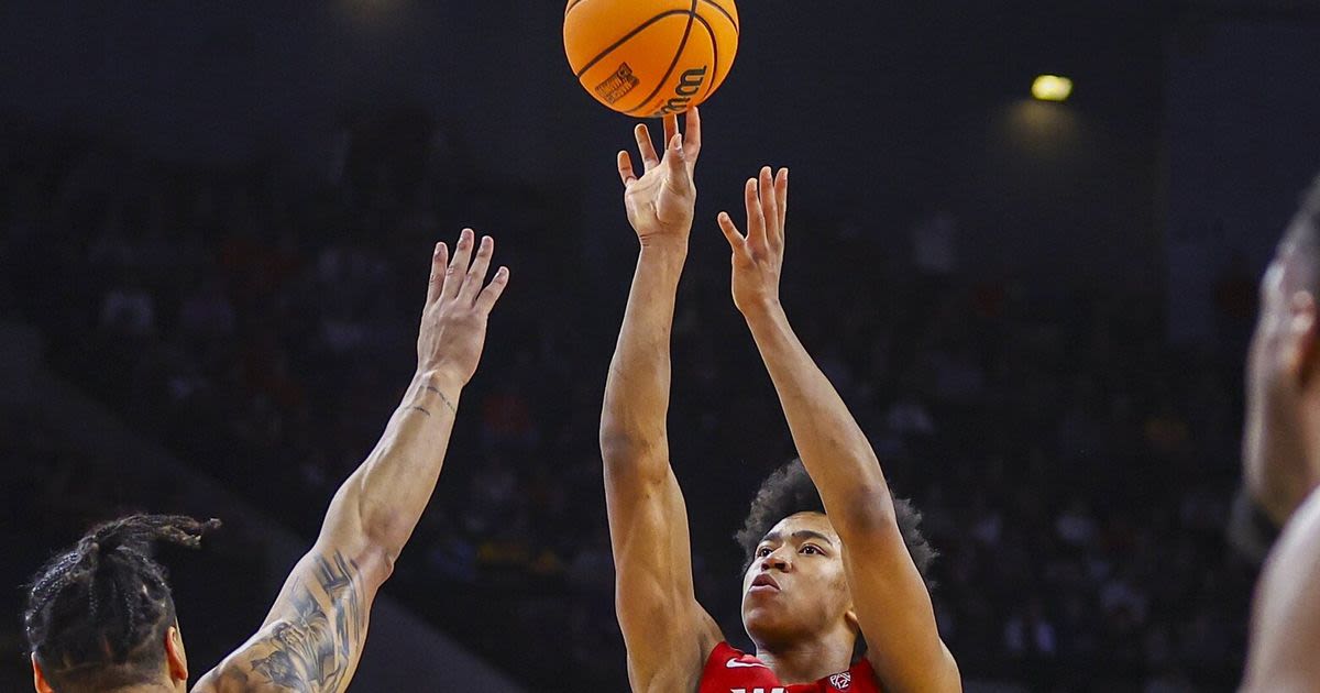 Former WSU wing Jaylen Wells staying in NBA draft pool