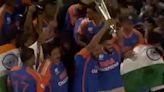 Rohit Sharma, Virat Kohli Share Special Moment During T20 World Cup 2024 Victory Parade - Video Goes Viral | Cricket News