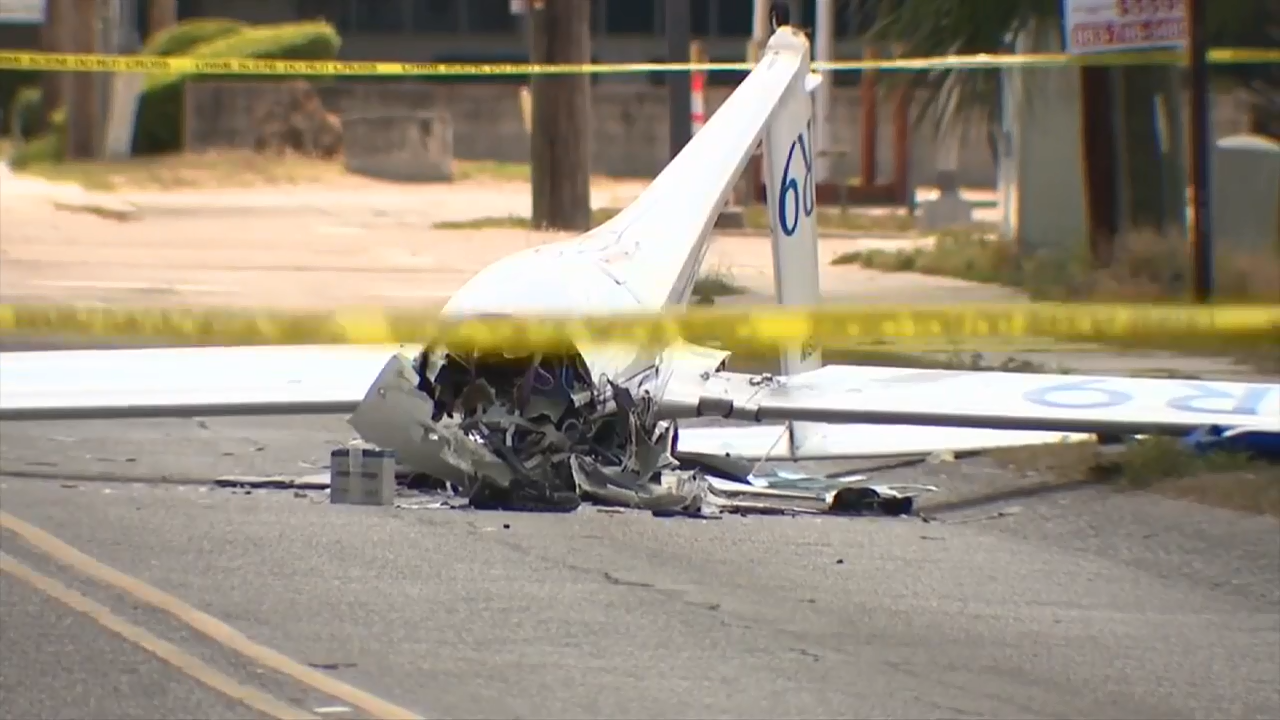 Pilot critical after glider crashes near high school in Winter Haven - WSVN 7News | Miami News, Weather, Sports | Fort Lauderdale
