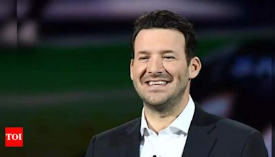 Broadcaster Tony Romo Pokes Fun at Himself and steals the show during Chiefs-Chargers Match | NFL News - Times of India