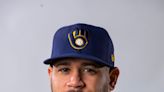 Gary Sánchez reports to Brewers camp, says injured hand led to holdup in finalizing deal