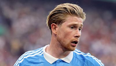 Deschamps recela del polvorín belga: De Bruyne mandó retirar el saludo a la afición