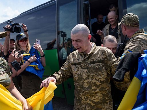 Rusia y Ucrania intercambian prisioneros de guerra por primera vez en meses