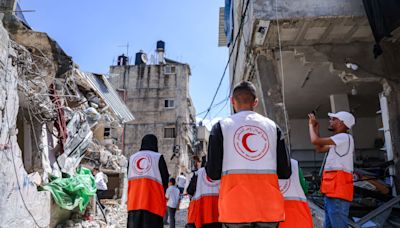 Recupera la Media Luna Roja los cuerpos de dos paramédicos en Rafah