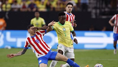 Vinicius, baja contra Uruguay, entrena con buen ambiente con Brasil en Las Vegas