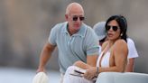 Jeff Bezos y Lauren Sánchez se comprometen en su impresionante velero, que han estrenado en Mallorca