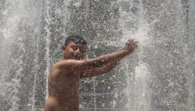 La tercera ola de calor trae 45 grados a 19 estados de México aunque habrá lluvia "fuerte"