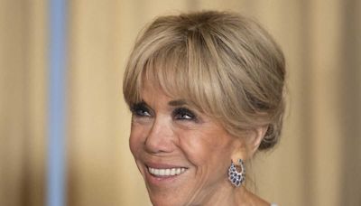 Chignon bohème, barrette léopard, brushing volume... Retour en images sur les plus belles coiffures de Brigitte Macron